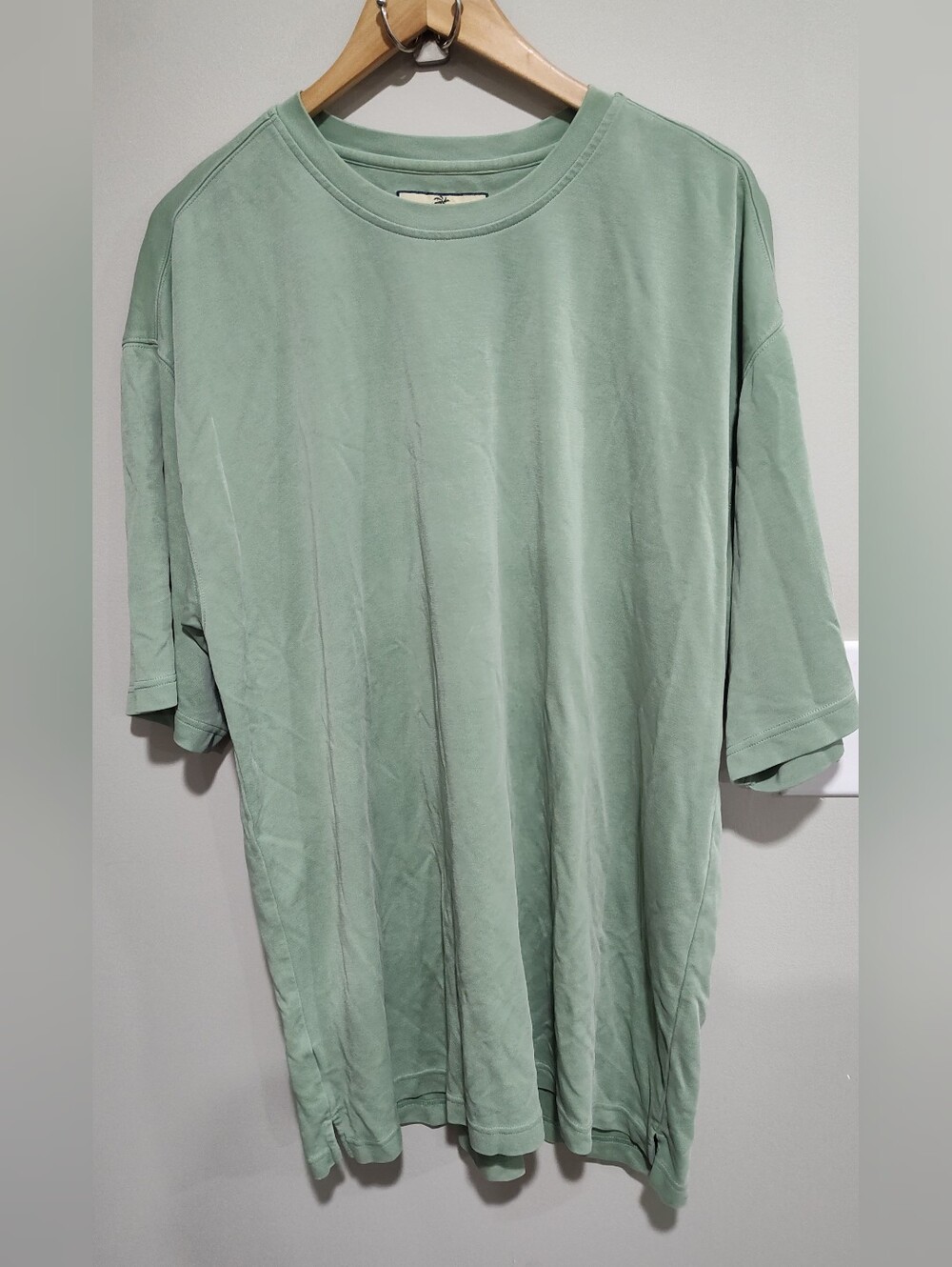 Tommy Bahama Men's XL Green Crew Neck Short Sleeve Moisture Wicking Knit T-Shirt
